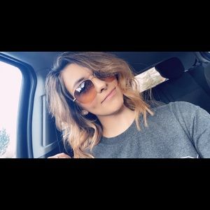 Meet your Posher, Sierra